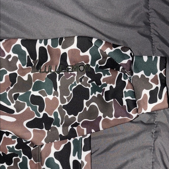 Lululemon Athletica Camouflage Long Sleeve Top - Picture 2 of 3